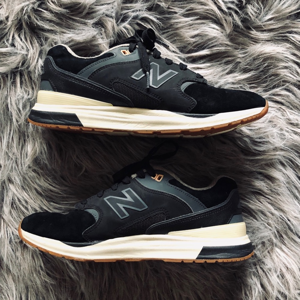 New Balance 1550 Revlite Suede Running Sho…